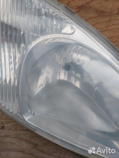 Фара правая Toyota Prius NHW10 (1997 - 2003)