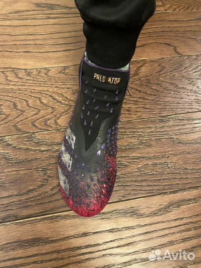 Футбольные бутсы предатор