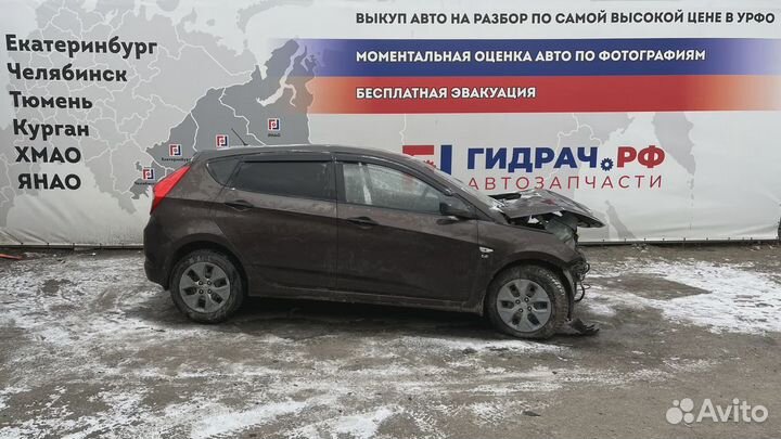 Фонарь задний (стоп сигнал) Hyundai Solaris (RB) 92700-1R200