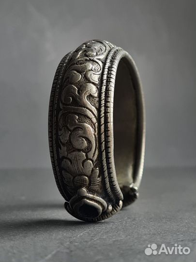 Старинный браслет. Тибет. Бутан