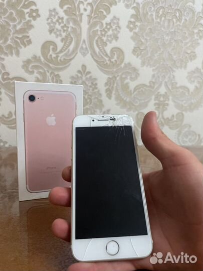 iPhone 7, 32 ГБ