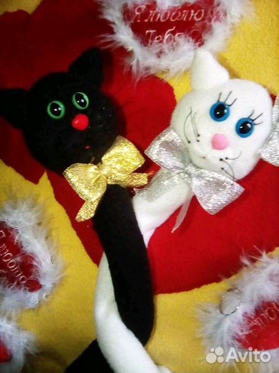 Влюбленные котопарочки