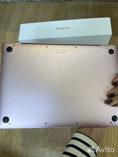 Продам MacBook 12 2017,512 гб