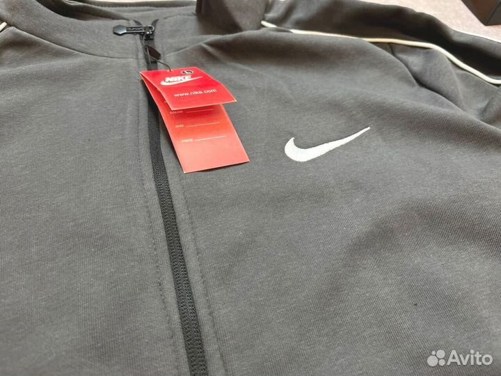 Спортивные костюмы Nike