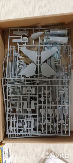 Сборная модель самолета Су-27