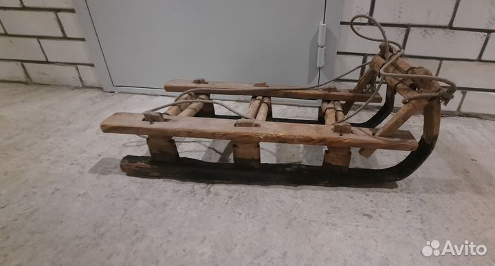 Деревянные санки в аренду