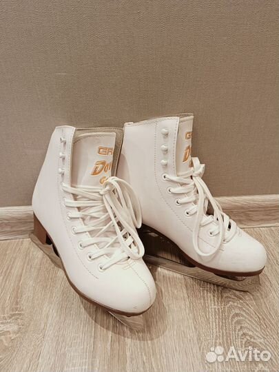 Коньки фигурные Graf Davos Gold 36