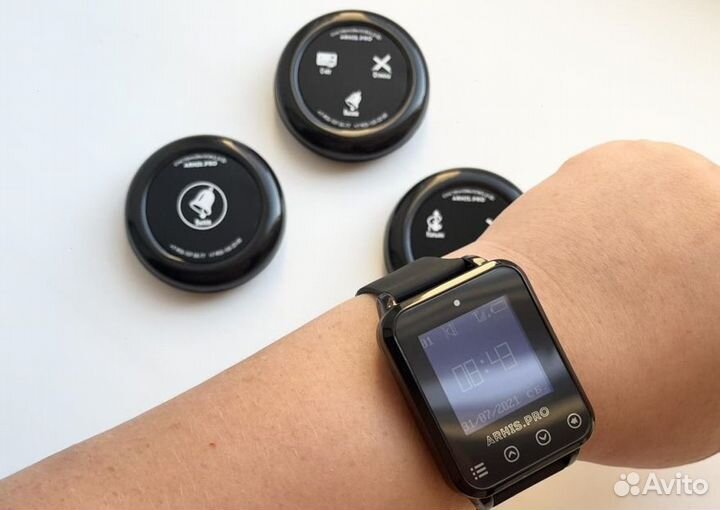 Кнопка вызова персонала Ультра и часы в ассорт