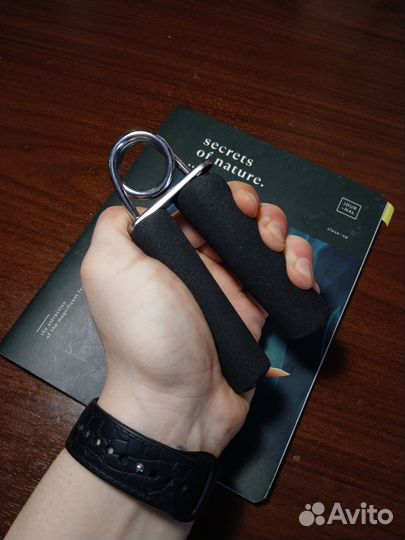 Эспандер кистевой пружинный