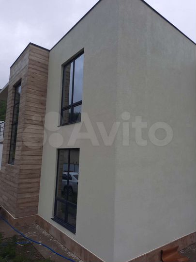 Дом 176 м² на участке 4 сот.