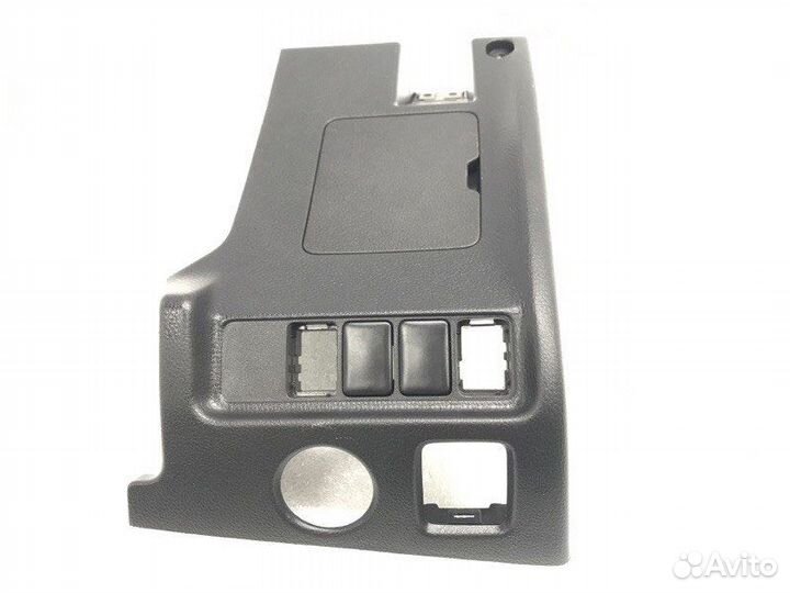 Накладка на торпедо левая Mitsubishi Pajero Sport