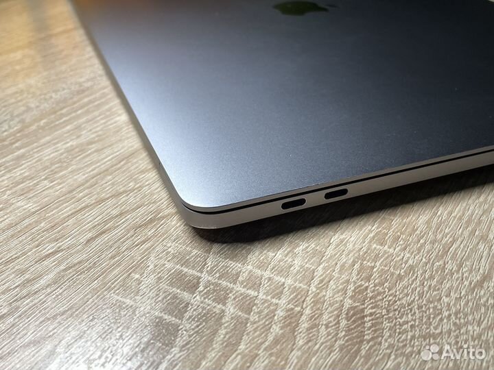 Macbook Pro 15 2017 i7 16gb