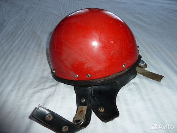 Каска, мотошлем