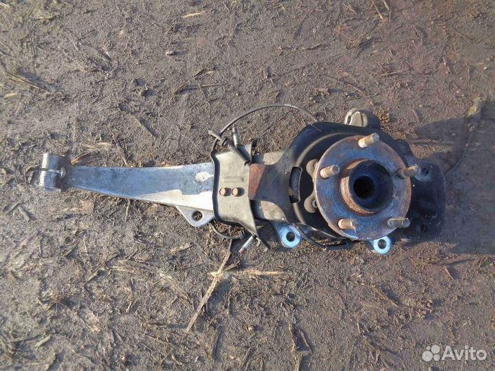 Цапфа/кулак поворотный передний левый Infiniti FX3