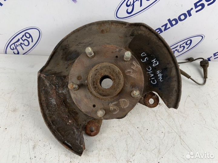 Кулак поворотный передний правый Honda Civic 5D