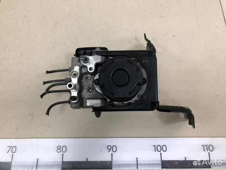 Блок управления тормозами/насос ABS Toyota Camry