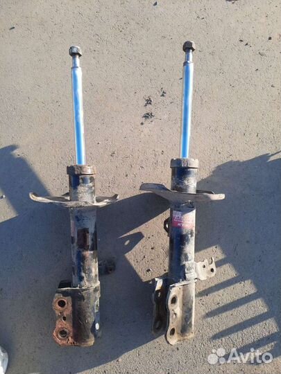 Стойки Kyb toyota corolla 120