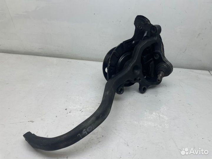 Кулак поворотный передний левый Mercedes-Benz E