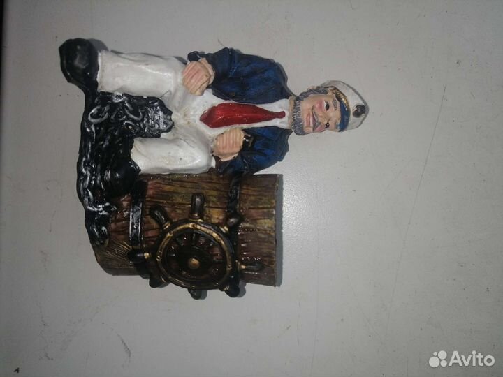 Статуэтка подсвечник Капитан