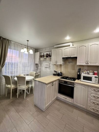 2-к. квартира, 52 м², 2/3 эт.