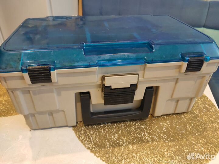Ящик рыболовный plano с различными снастями