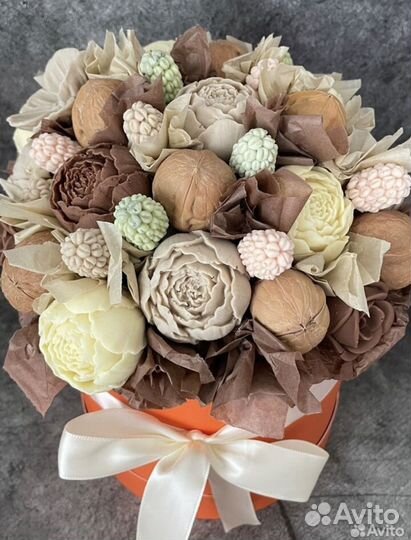 Шоколадные букеты на День учителя в наличии