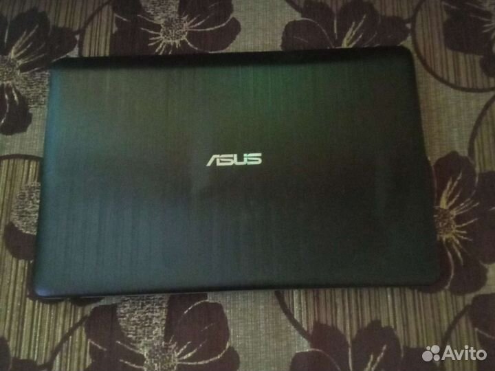 Ноутбук asus
