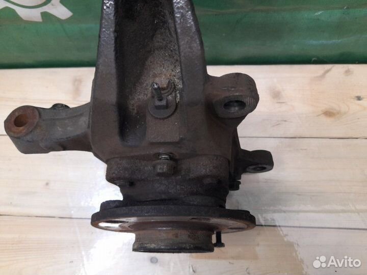 Кулак поворотный передний правый Volvo Xc90 1