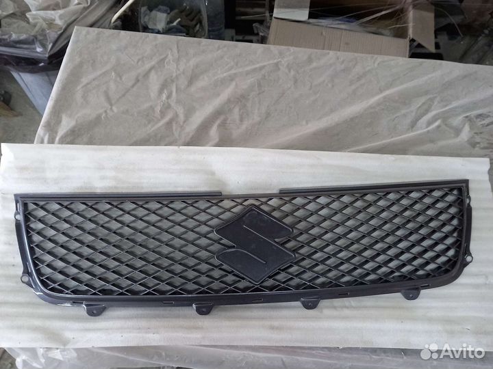 Решетка радиатора Suzuki Grand Vitara 05-11г