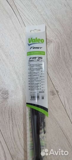 Щетка стеклоочистителя Без каркасные Valeo 750 мм