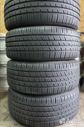 Roadstone N'Fera RU5 235/55 R17 103V