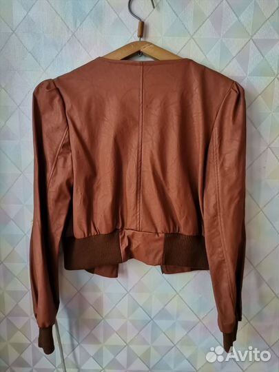 Костюм куртка+юбка (размер 42)