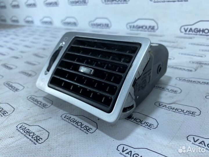 Дефлектор воздуховода левый Peugeot 307 1.6 2007