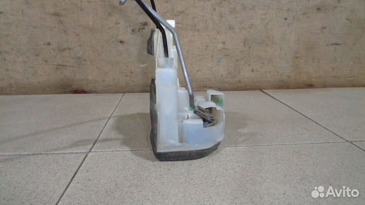 Замок двери передней правой Subaru Legacy Outback