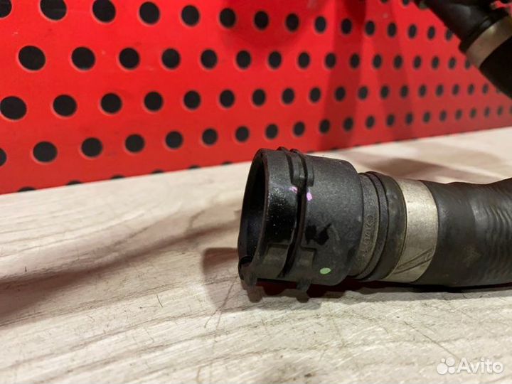 Патрубок (трубопровод, шланг) Volvo Xc90 джип/SUV