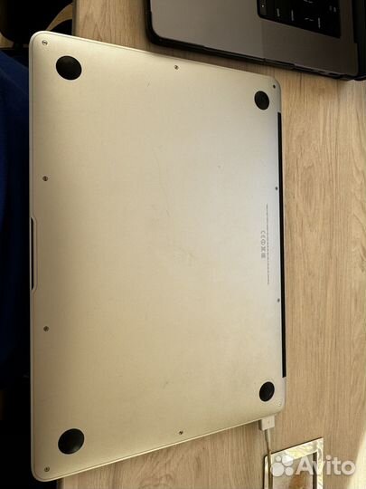 Apple MacBook Air Mid 2013 A1466 (i7 / 8 / 256 )