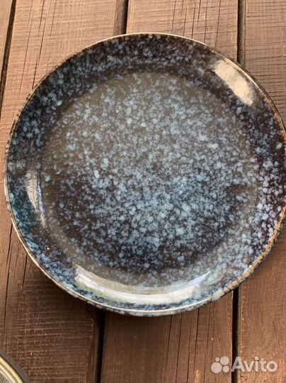 Новая посуда тарелка и салатник