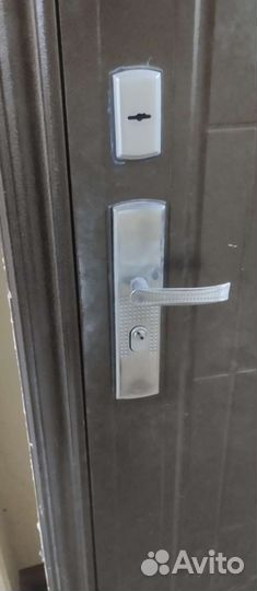 Дверь входная китайская бу