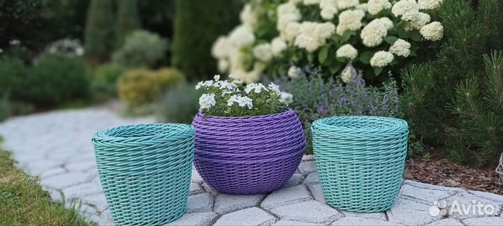 Кашпо из искусственного ротанга