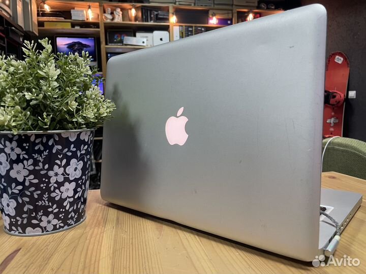 Apple MacBook 13.3 / Intel 2.4Ггц. / 8gb / SSD 128