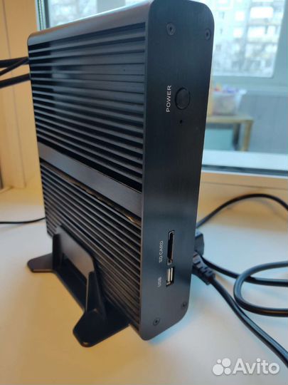 Fanless mini PC