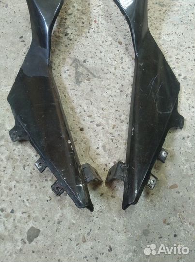 Боковой пластик Derbi GPR 125 (Дерби)