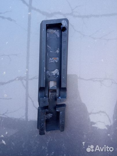 Накладка на петлю багажника Форд Куга 2008-2012