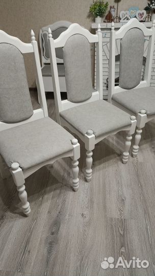 Продам кухонный уголок и стулья