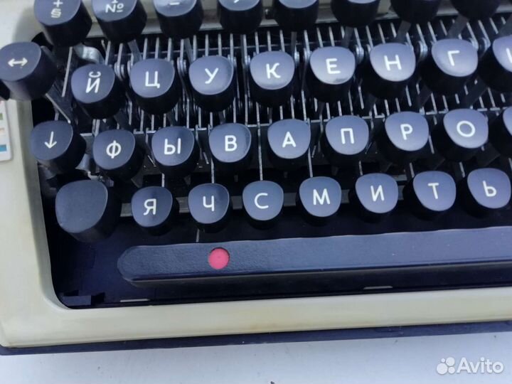 Печатная пишущая машинка