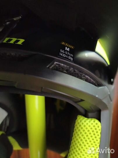 Шлем спортивный карбоновый