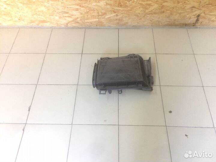 BMW E39 Корпус салонного фильтра левый с Японии