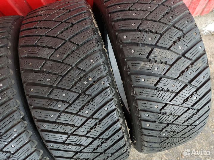 Goodyear Ultragrip Ice Arctic 215/55 R17 98T