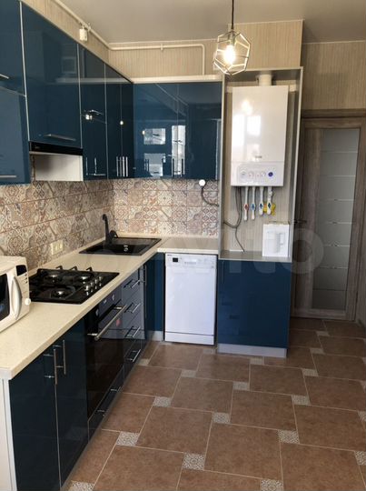 2-к. квартира, 54 м², 4/10 эт.
