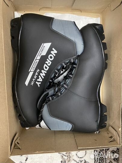 Лыжные ботинки